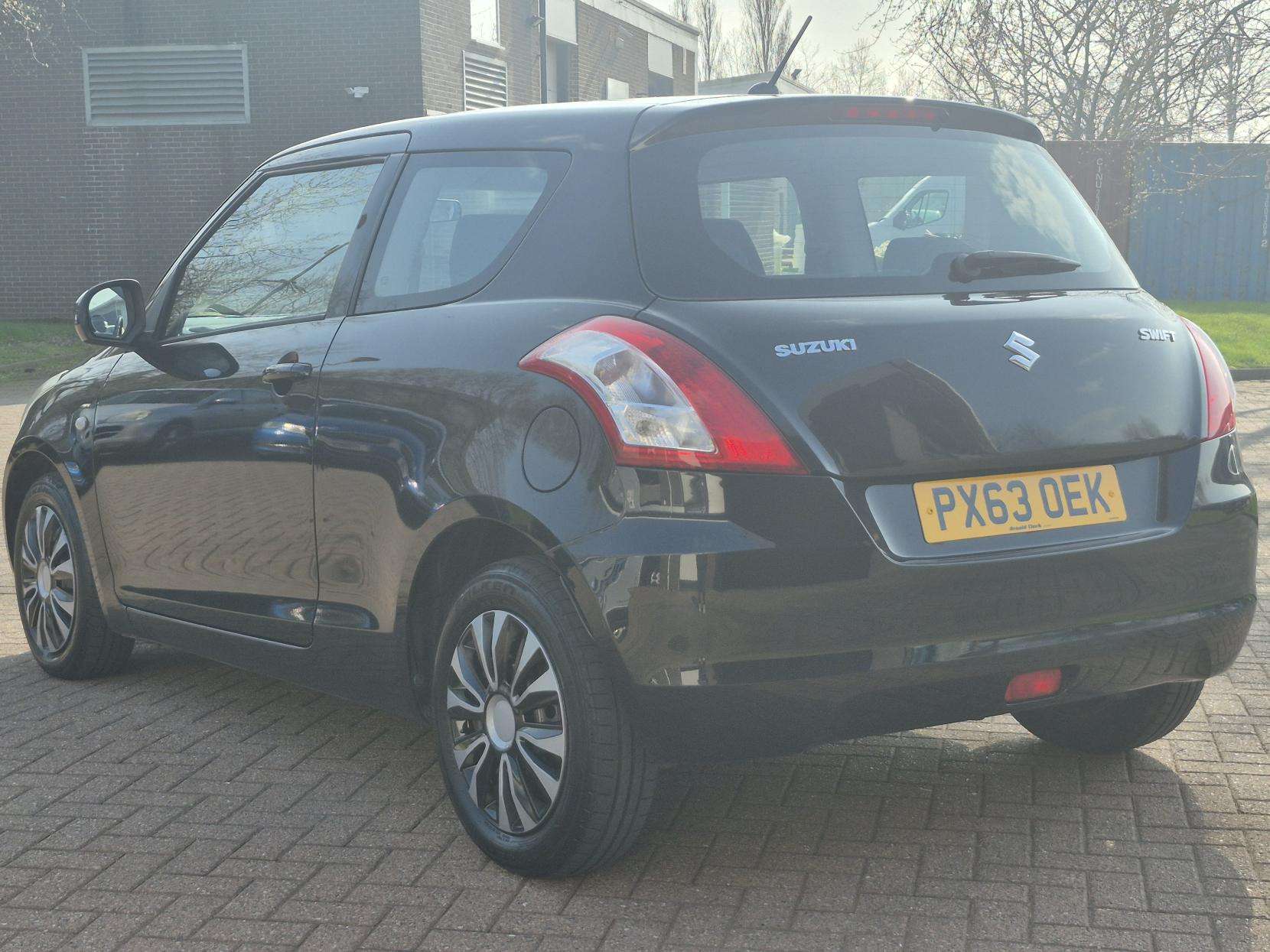 2013 SUZUKI SWIFT 2013 SUZUKI SWIFT