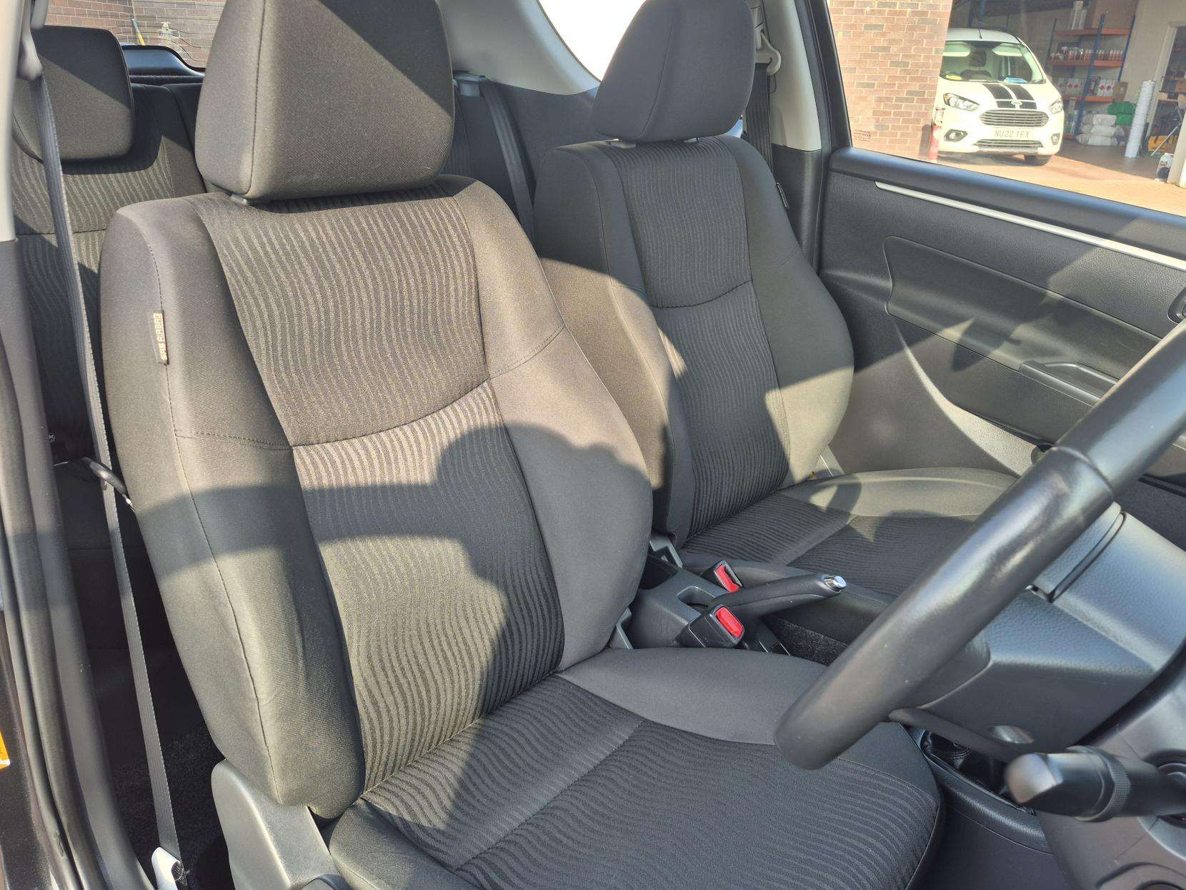 2013 SUZUKI SWIFT 2013 SUZUKI SWIFT