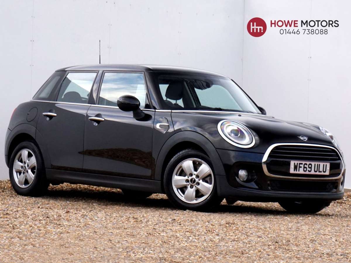 Check out this Mini Hatch 2019 Petrol Manual
