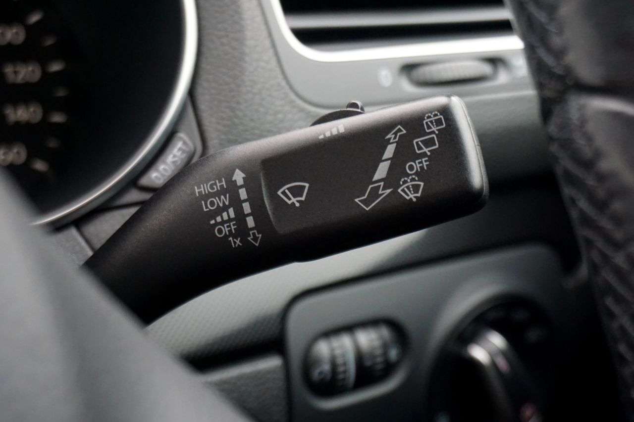 2011 VOLKSWAGEN GOLF 2011 VOLKSWAGEN GOLF