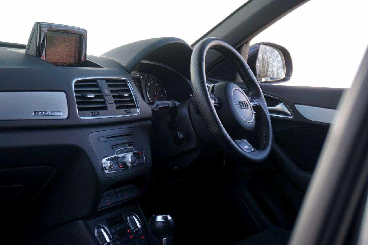 2013 AUDI Q3 2013 AUDI Q3