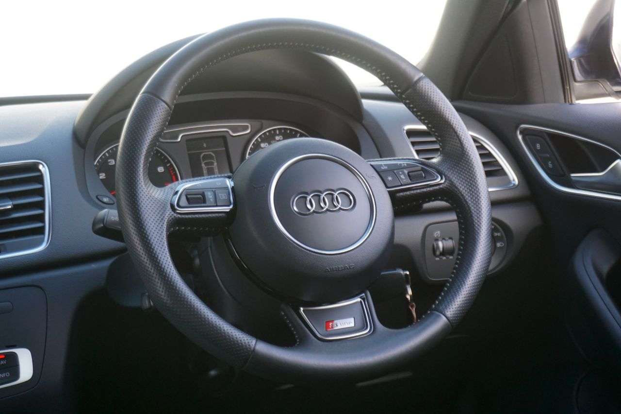 2013 AUDI Q3 2013 AUDI Q3