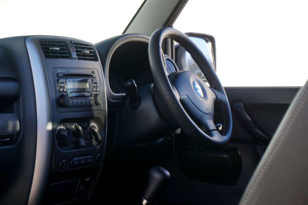 2012 SUZUKI JIMNY 2012 SUZUKI JIMNY