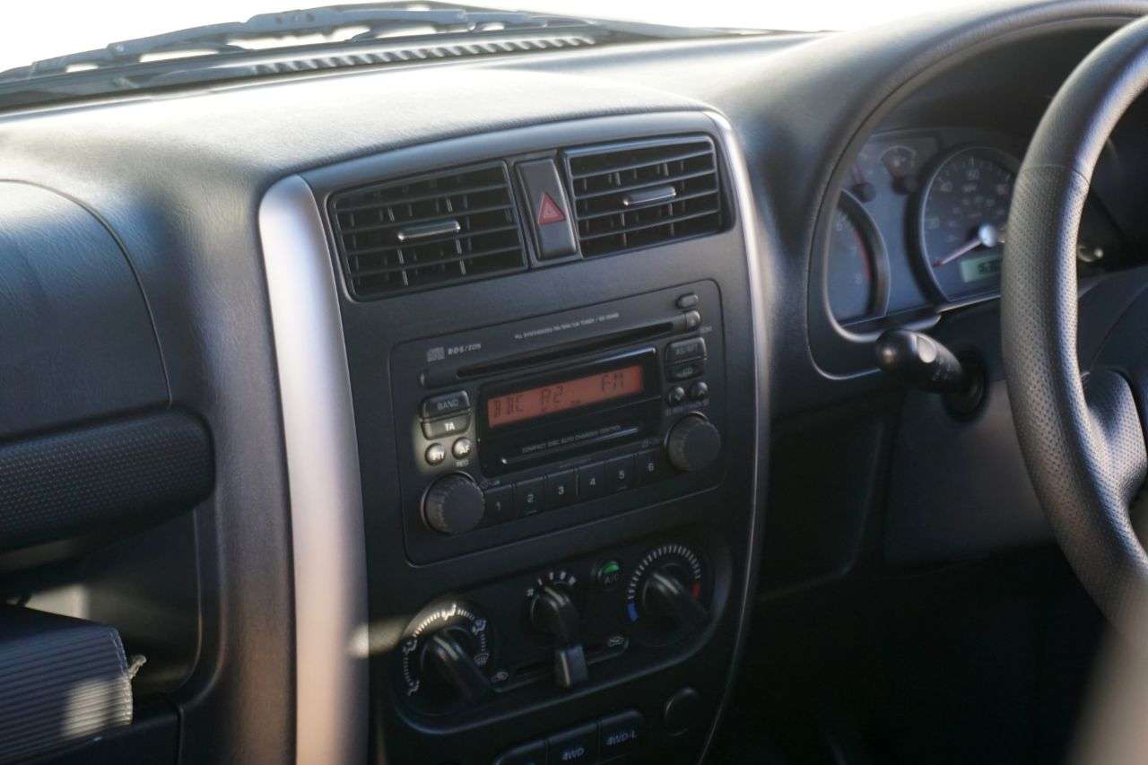 2012 SUZUKI JIMNY 2012 SUZUKI JIMNY