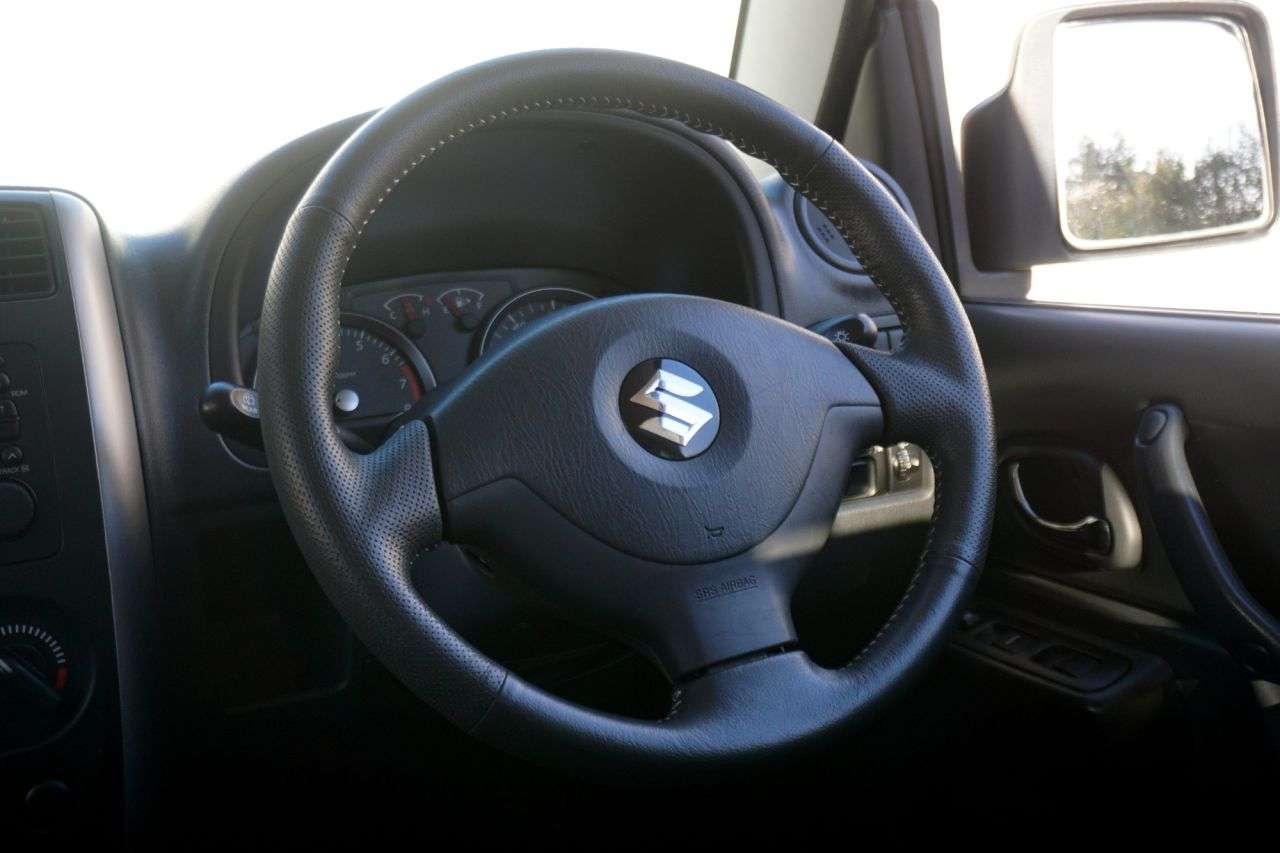 2012 SUZUKI JIMNY 2012 SUZUKI JIMNY