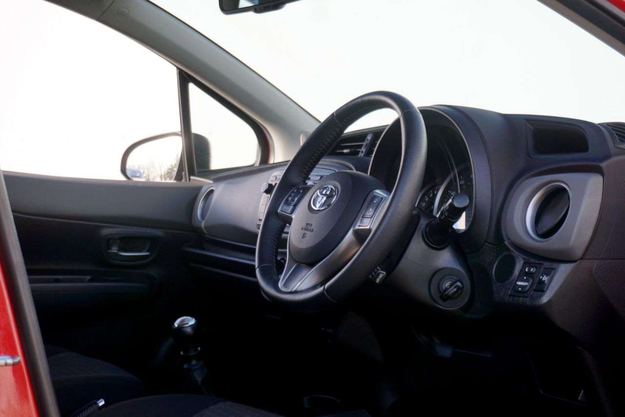 2014 TOYOTA YARIS 2014 TOYOTA YARIS