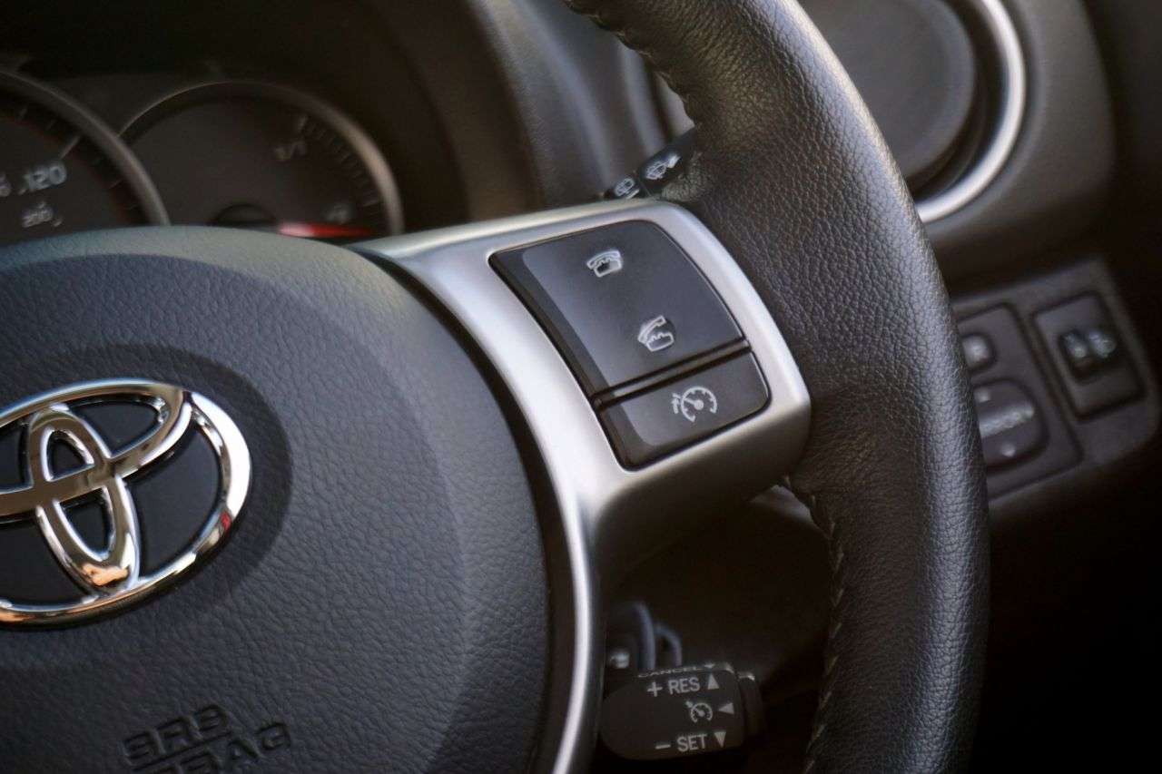 2014 TOYOTA YARIS 2014 TOYOTA YARIS