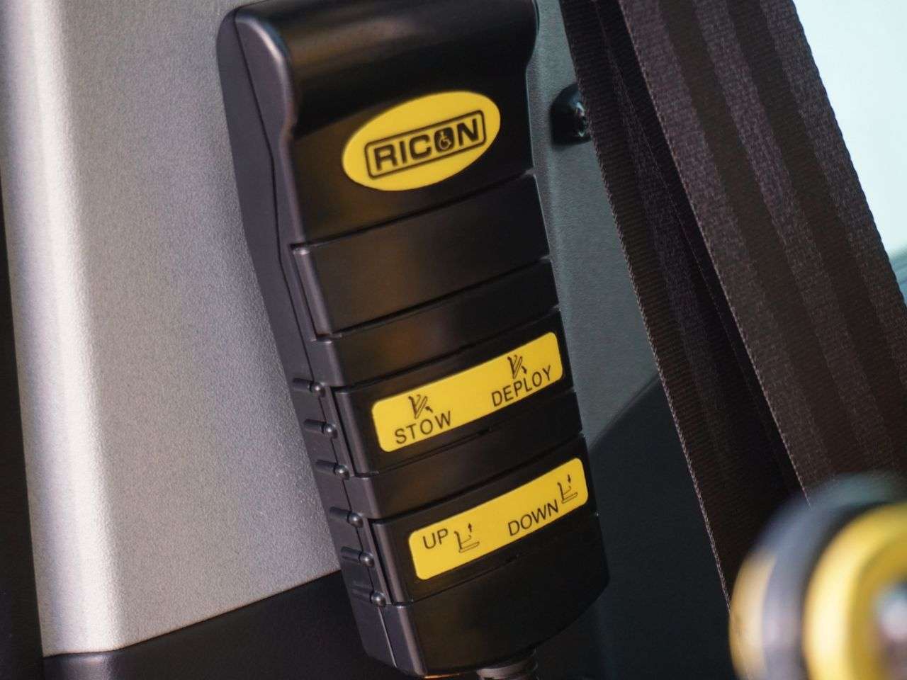 A 2013 VOLKSWAGEN CARAVELLE 2.0 BiTDI WAV BlueMotion Tech Executive MPV Diesel DSG 4Motion Transporter A 2013 VOLKSWAGEN CARAVELLE 2.0 BiTDI WAV BlueMotion Tech Executive MPV Diesel DSG 4Motion Transporter