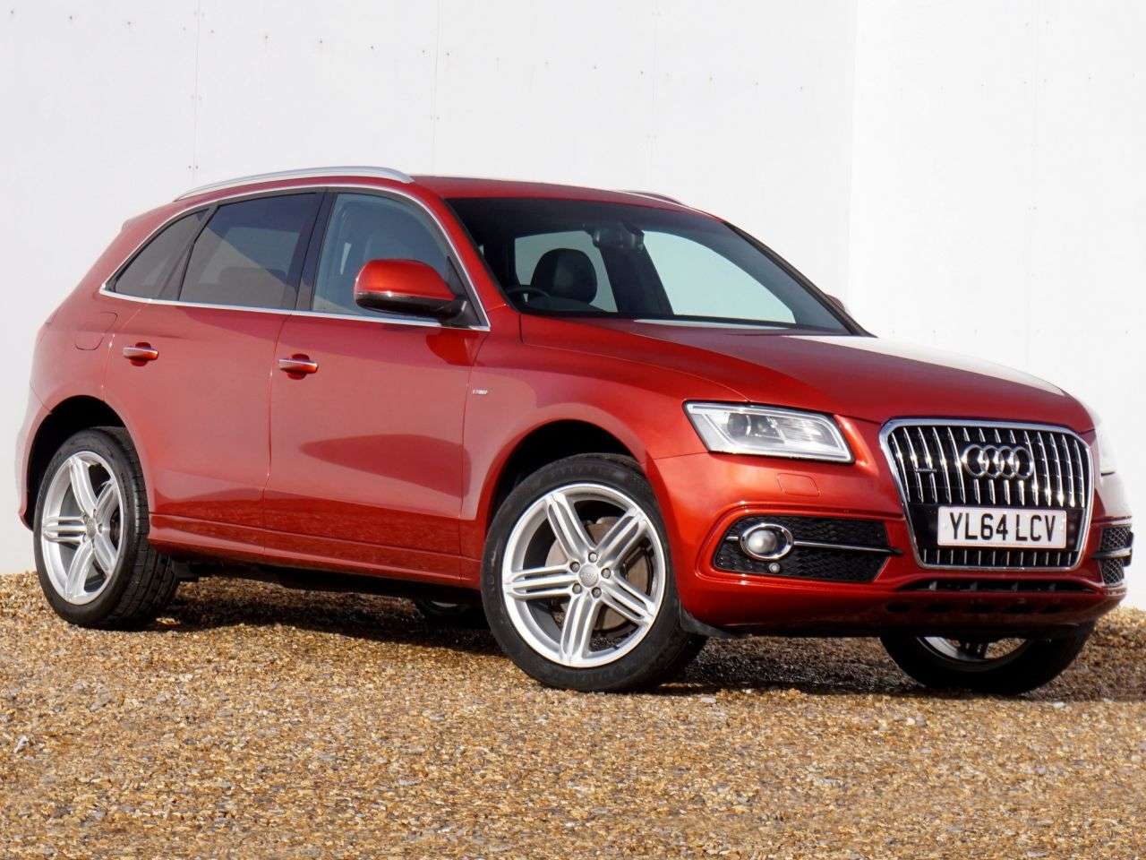 A 2014 AUDI Q5 2.0 TDI S line Plus SUV Diesel S Tronic Quattro (s/s) 5dr - 97,478 Miles / A 2014 AUDI Q5 2.0 TDI S line Plus SUV Diesel S Tronic Quattro (s/s) 5dr - 97,478 Miles /