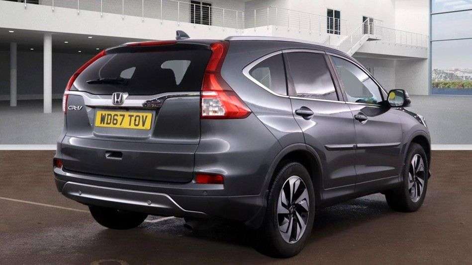 A 2017 HONDA CR-V 2.0 i-VTEC EX SUV Petrol Auto 4WD Euro 6 5dr - Just 33,177 Miles / 1 Owner A 2017 HONDA CR-V 2.0 i-VTEC EX SUV Petrol Auto 4WD Euro 6 5dr - Just 33,177 Miles / 1 Owner