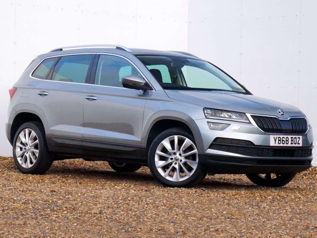 A 2018 SKODA KAROQ 1.6 TDI SE L SUV Diesel DSG Euro 6 (s/s) 5dr - Just 49,655 Miles from New / A 2018 SKODA KAROQ 1.6 TDI SE L SUV Diesel DSG Euro 6 (s/s) 5dr - Just 49,655 Miles from New /