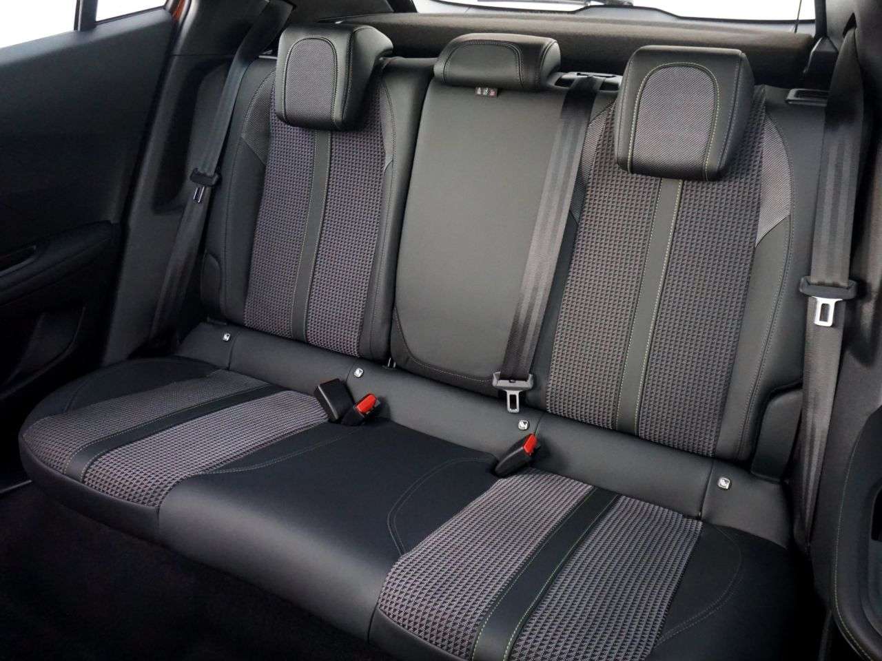 2021 PEUGEOT 2008 2021 PEUGEOT 2008