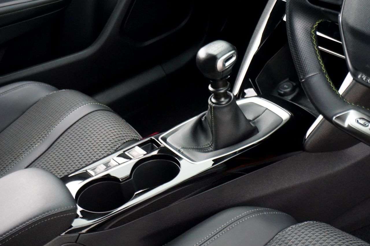 2021 PEUGEOT 2008 2021 PEUGEOT 2008