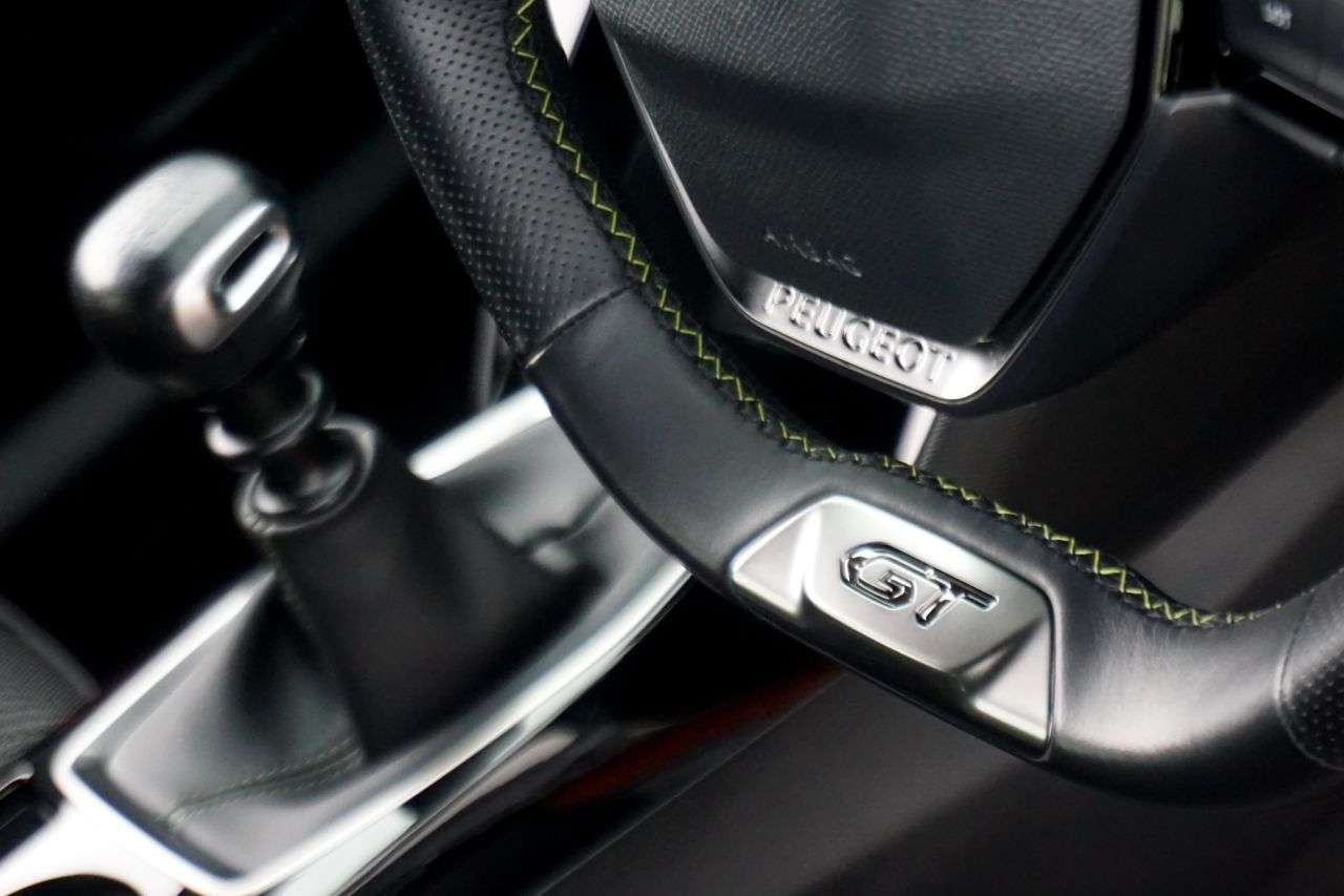 2021 PEUGEOT 2008 2021 PEUGEOT 2008