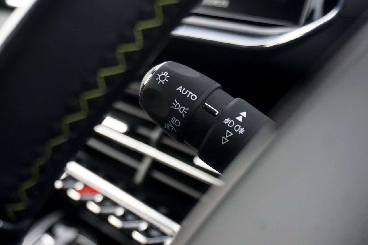 2021 PEUGEOT 2008 2021 PEUGEOT 2008