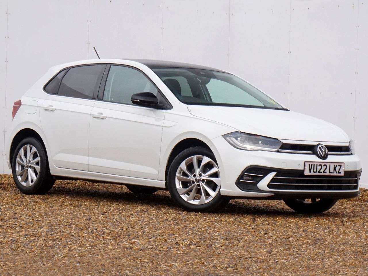A 2022 VOLKSWAGEN POLO 1.0 TSI Style Hatchback Petrol Manual Euro 6 (s/s) 5dr - Just 30,420 Miles A 2022 VOLKSWAGEN POLO 1.0 TSI Style Hatchback Petrol Manual Euro 6 (s/s) 5dr - Just 30,420 Miles