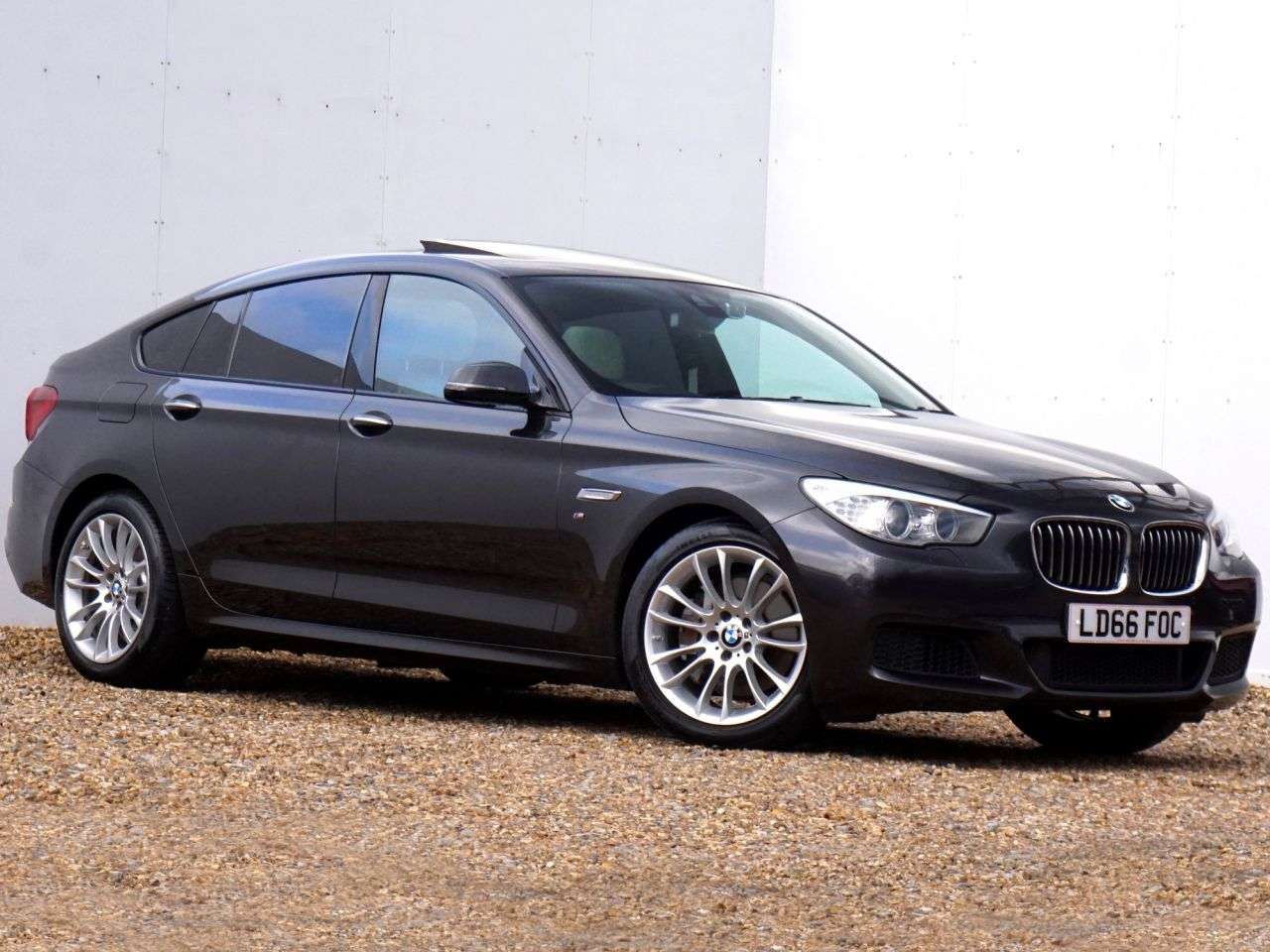 A 2016 BMW 5 SERIES GRAN TURISMO 3.0 535d M Sport GT Diesel Auto Euro 6 (s/s) 5dr - Just 45,400 Miles / Pano A 2016 BMW 5 SERIES GRAN TURISMO 3.0 535d M Sport GT Diesel Auto Euro 6 (s/s) 5dr - Just 45,400 Miles / Pano