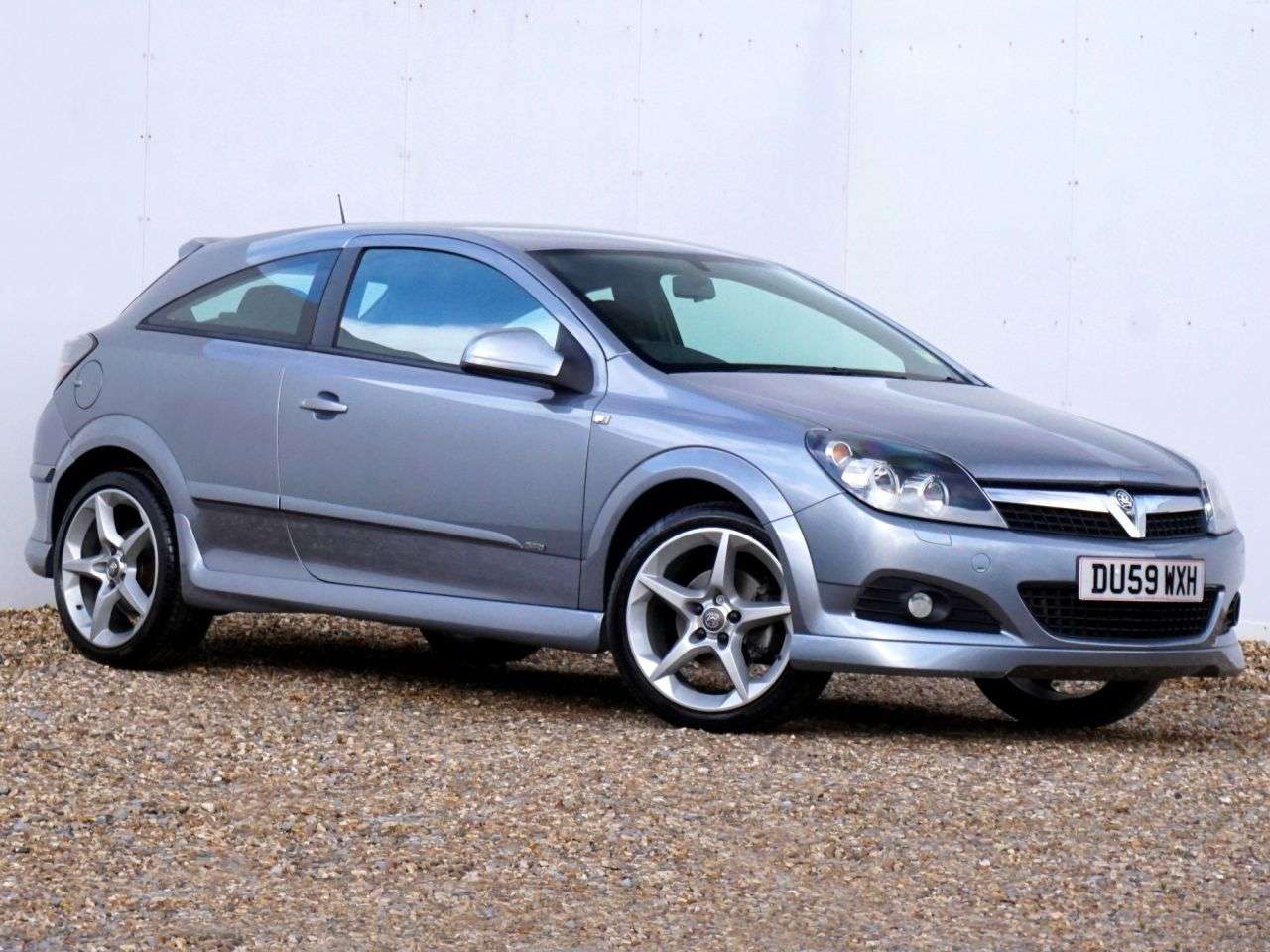 A 2009 VAUXHALL ASTRA 1.8 VVT 16v SRi Exterior Pack Sport Hatch Petrol Manual 3dr - Just 68,757 M A 2009 VAUXHALL ASTRA 1.8 VVT 16v SRi Exterior Pack Sport Hatch Petrol Manual 3dr - Just 68,757 M