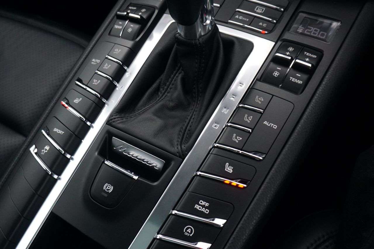 2014 PORSCHE MACAN 2014 PORSCHE MACAN