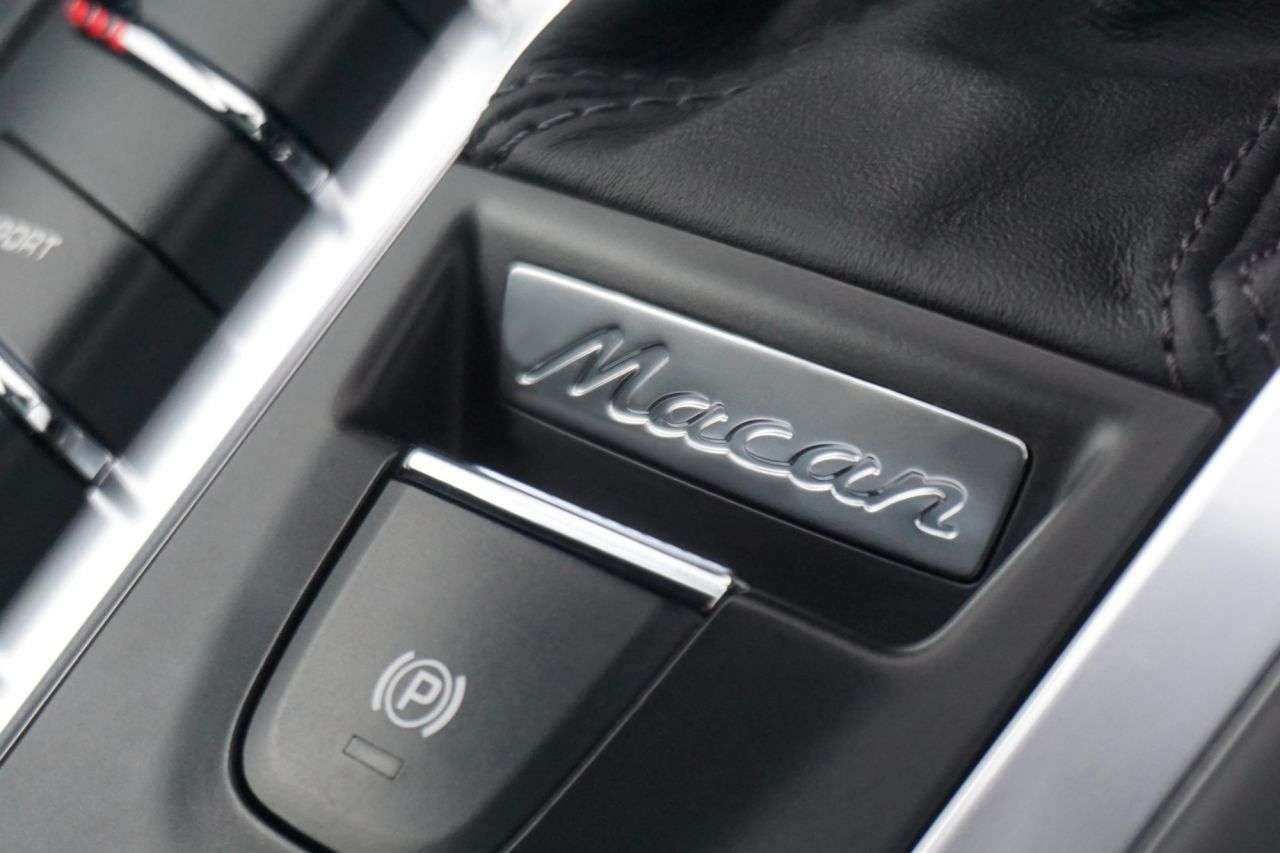 2014 PORSCHE MACAN 2014 PORSCHE MACAN