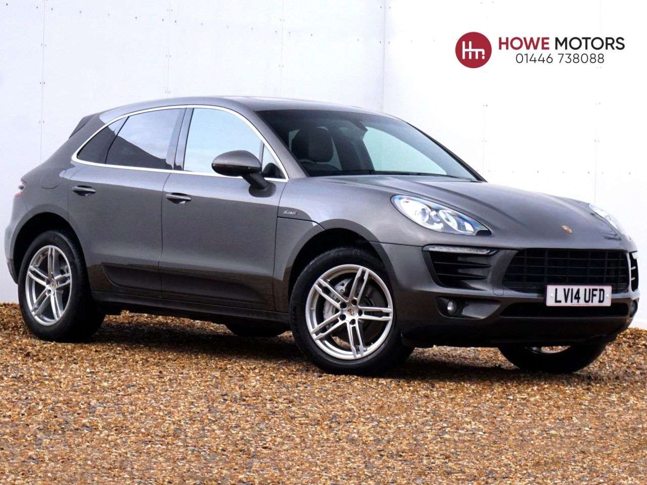 A 2014 PORSCHE MACAN 3.0 TD V6 S SUV Diesel PDK 4WD Euro 6 (s/s) 5dr - Just 98,690 Miles / Panor A 2014 PORSCHE MACAN 3.0 TD V6 S SUV Diesel PDK 4WD Euro 6 (s/s) 5dr - Just 98,690 Miles / Panor