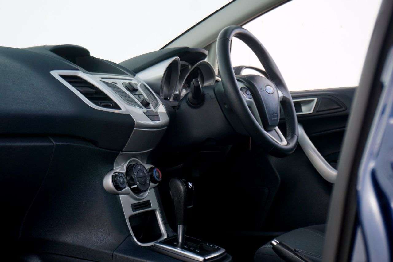 2011 FORD FIESTA 2011 FORD FIESTA