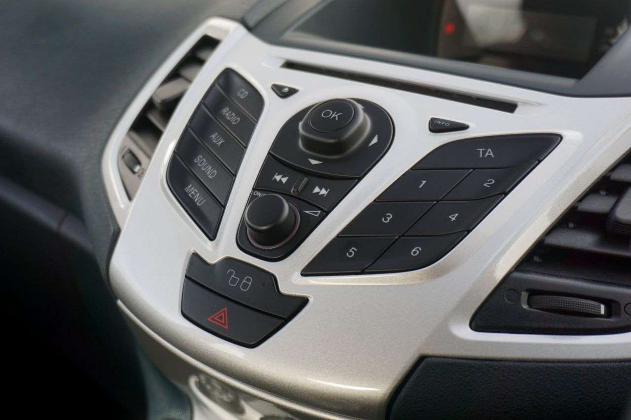 2011 FORD FIESTA 2011 FORD FIESTA