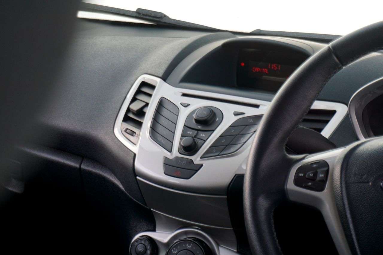 2011 FORD FIESTA 2011 FORD FIESTA