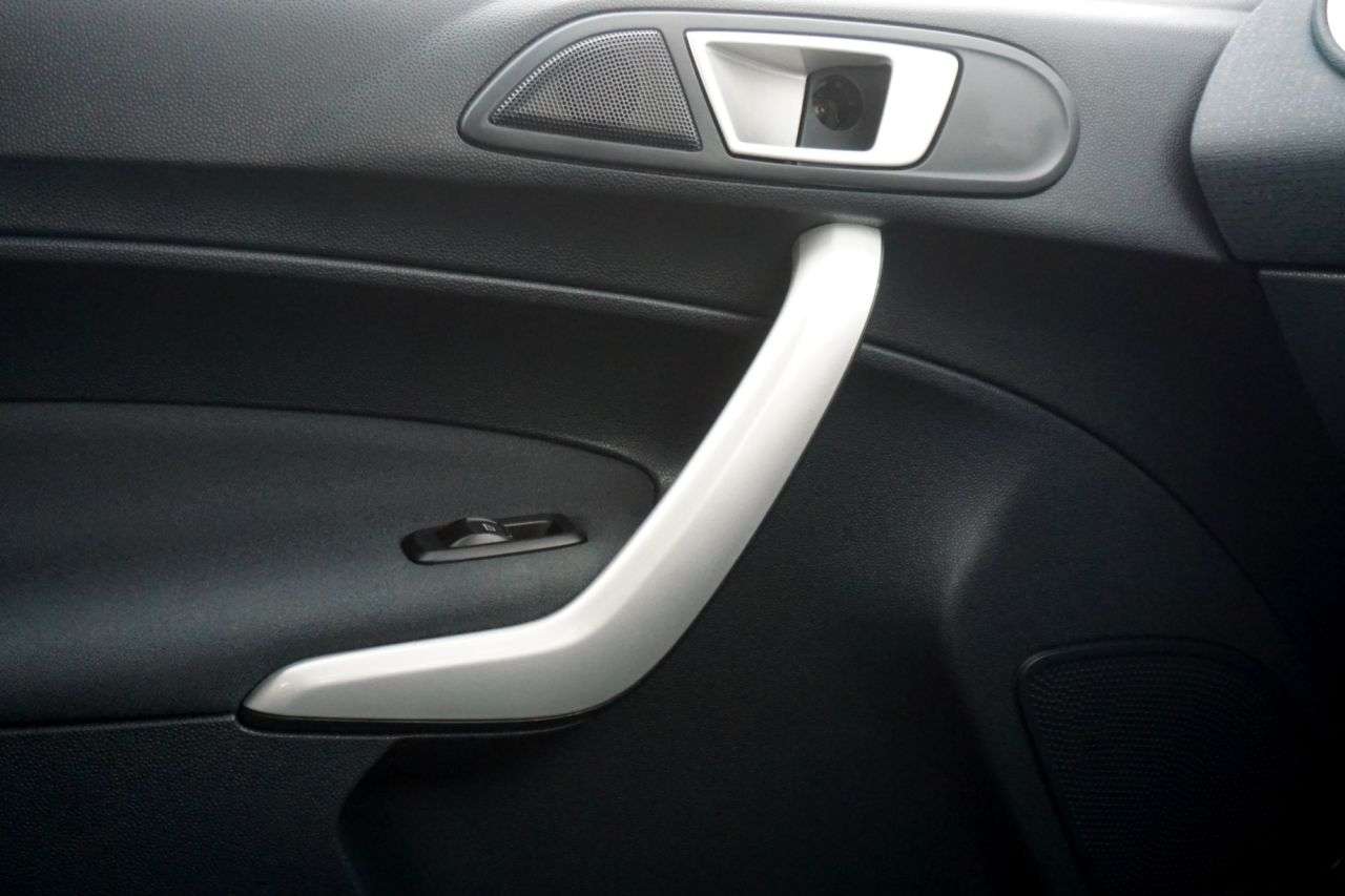 2011 FORD FIESTA 2011 FORD FIESTA