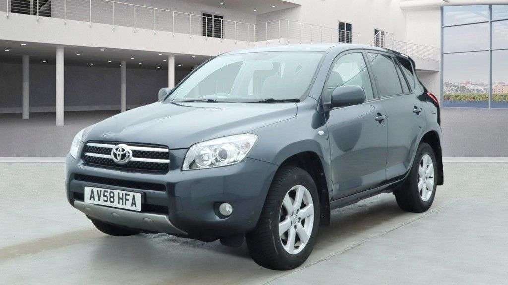 A 2008 TOYOTA RAV4 2.0 XT-R SUV Petrol Automatic 4WD 5dr - Just 85,000 Miles / Electric Sunroo A 2008 TOYOTA RAV4 2.0 XT-R SUV Petrol Automatic 4WD 5dr - Just 85,000 Miles / Electric Sunroo