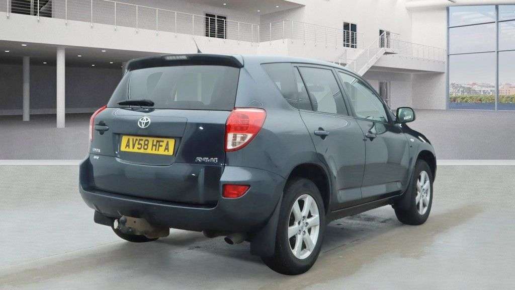 A 2008 TOYOTA RAV4 2.0 XT-R SUV Petrol Automatic 4WD 5dr - Just 85,000 Miles / Electric Sunroo A 2008 TOYOTA RAV4 2.0 XT-R SUV Petrol Automatic 4WD 5dr - Just 85,000 Miles / Electric Sunroo