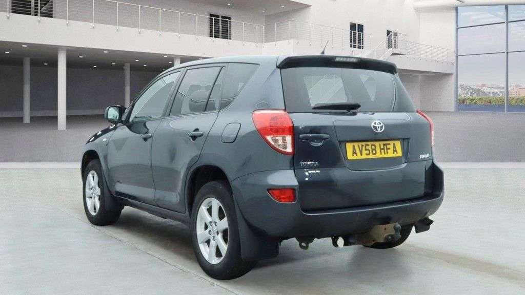 A 2008 TOYOTA RAV4 2.0 XT-R SUV Petrol Automatic 4WD 5dr - Just 85,000 Miles / Electric Sunroo A 2008 TOYOTA RAV4 2.0 XT-R SUV Petrol Automatic 4WD 5dr - Just 85,000 Miles / Electric Sunroo