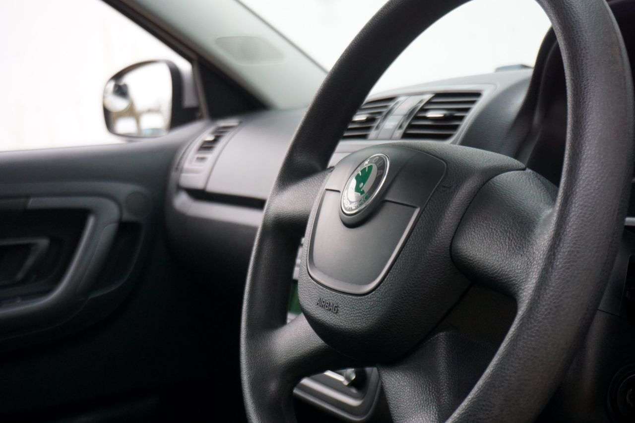 2013 SKODA FABIA 2013 SKODA FABIA