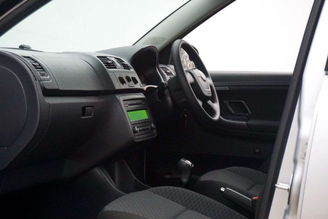 2013 SKODA FABIA 2013 SKODA FABIA