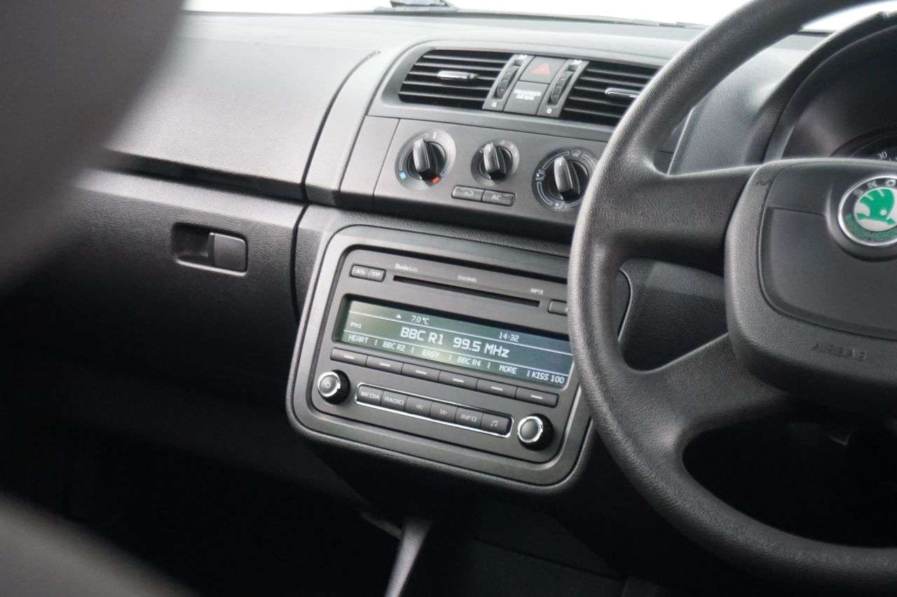 2013 SKODA FABIA 2013 SKODA FABIA