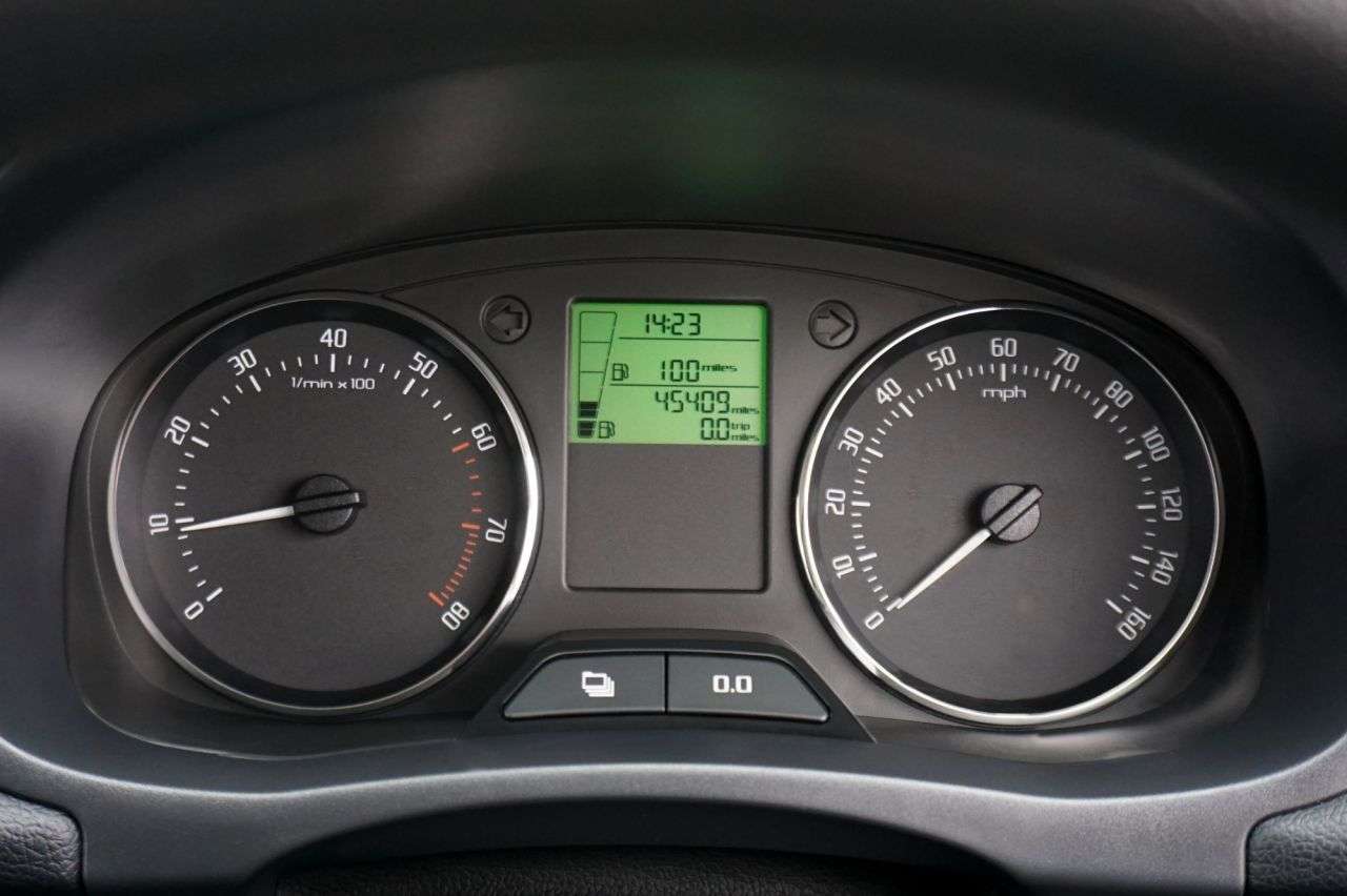 2013 SKODA FABIA 2013 SKODA FABIA