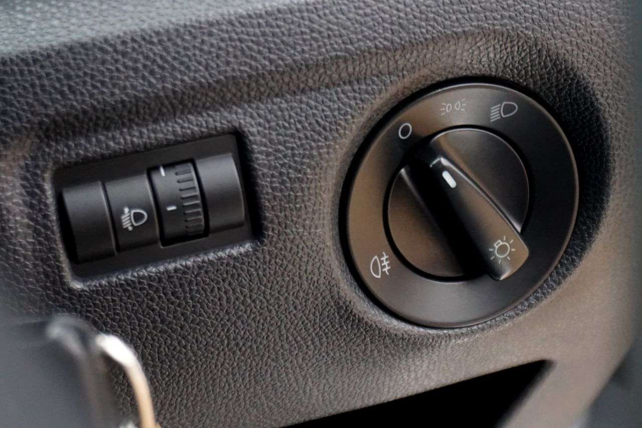 2013 SKODA FABIA 2013 SKODA FABIA