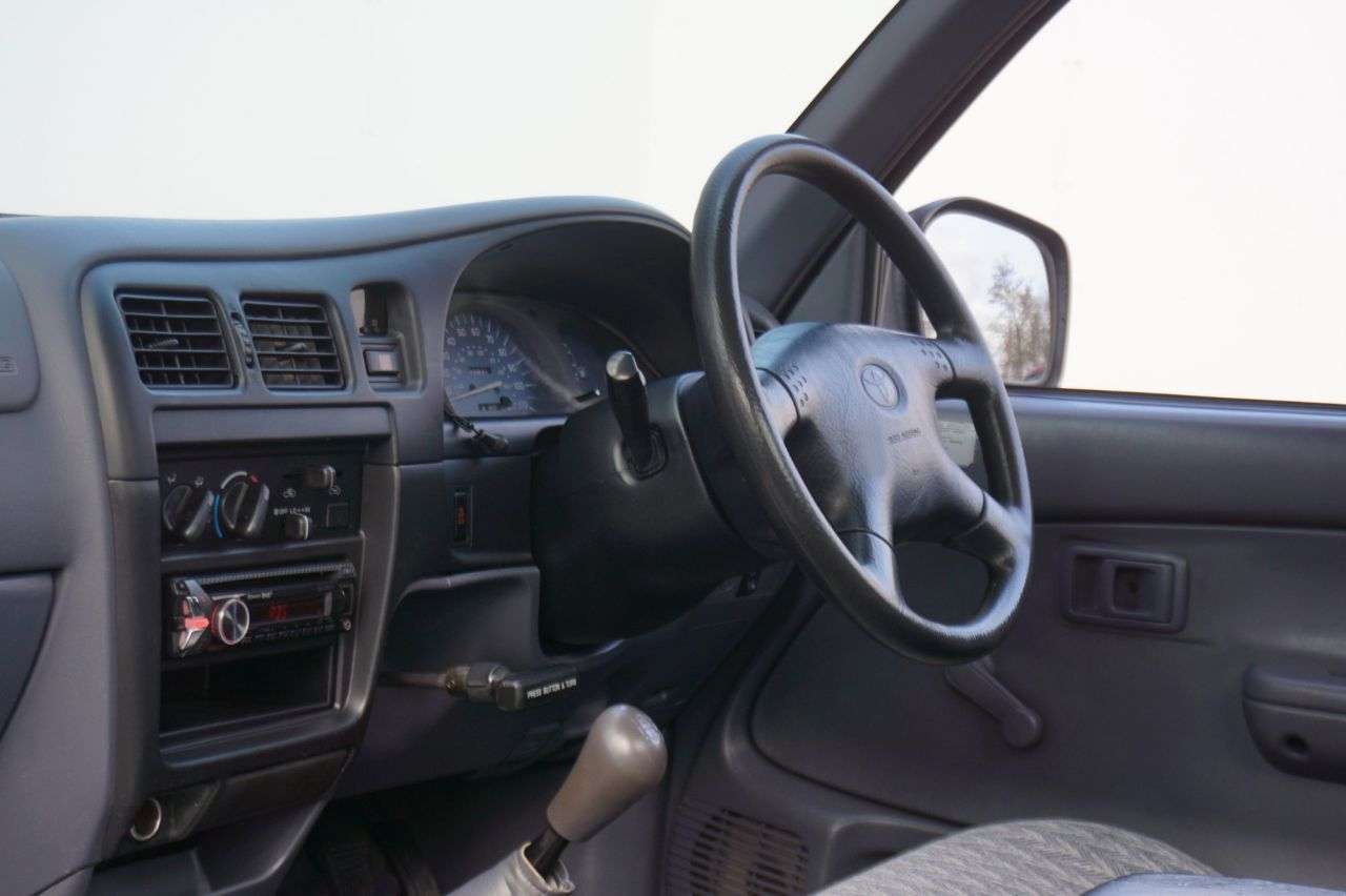 2003 TOYOTA HILUX 2003 TOYOTA HILUX