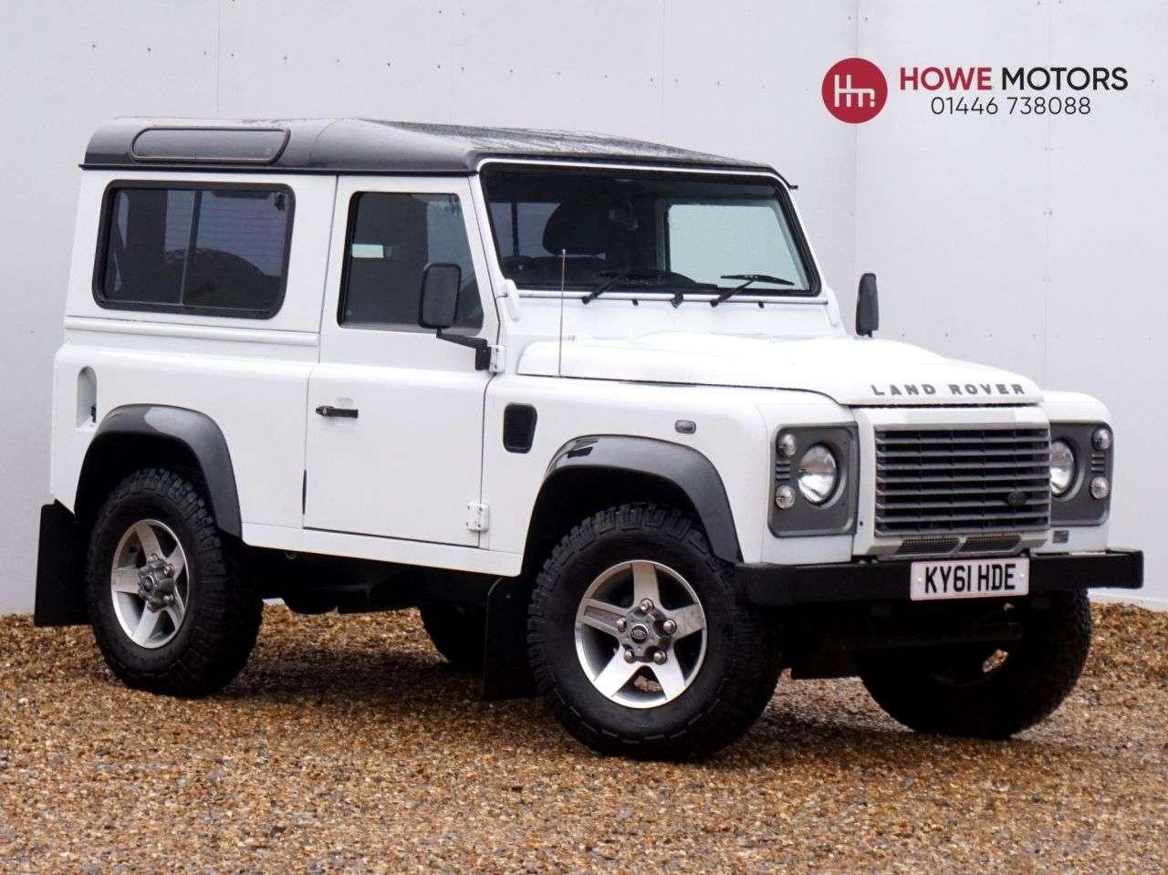 A 2011 LAND ROVER DEFENDER 2.4 TDCi XS Station Wagon Double Cab Diesel Manual 4WD SWB 3dr - Just 45,53 A 2011 LAND ROVER DEFENDER 2.4 TDCi XS Station Wagon Double Cab Diesel Manual 4WD SWB 3dr - Just 45,53