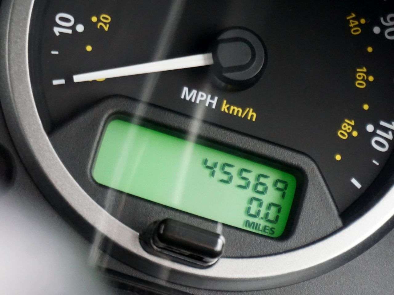 A 2011 LAND ROVER DEFENDER 2.4 TDCi XS Station Wagon Double Cab Diesel Manual 4WD SWB 3dr - Just 45,53 A 2011 LAND ROVER DEFENDER 2.4 TDCi XS Station Wagon Double Cab Diesel Manual 4WD SWB 3dr - Just 45,53