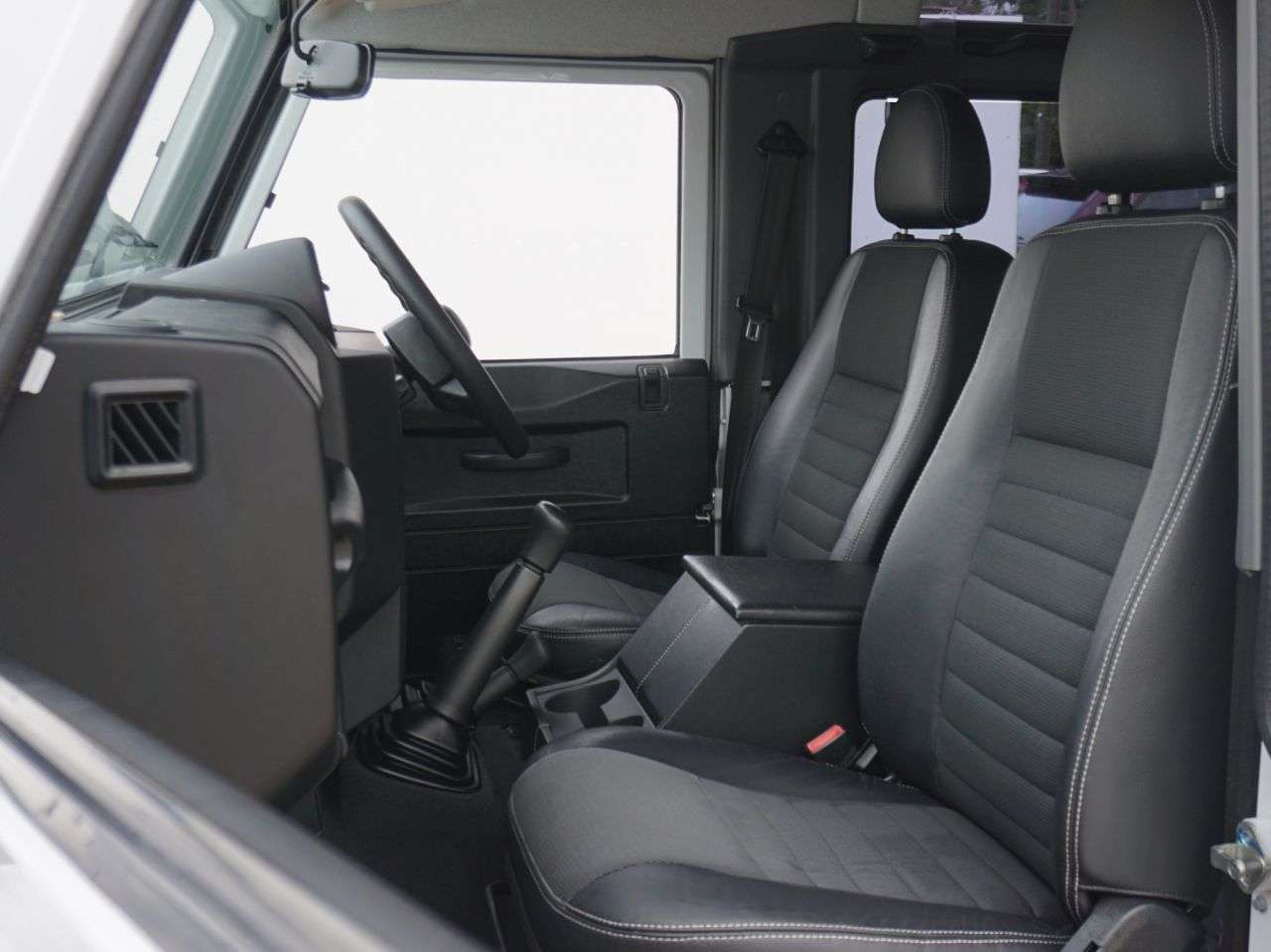 2011 LAND ROVER DEFENDER 2011 LAND ROVER DEFENDER