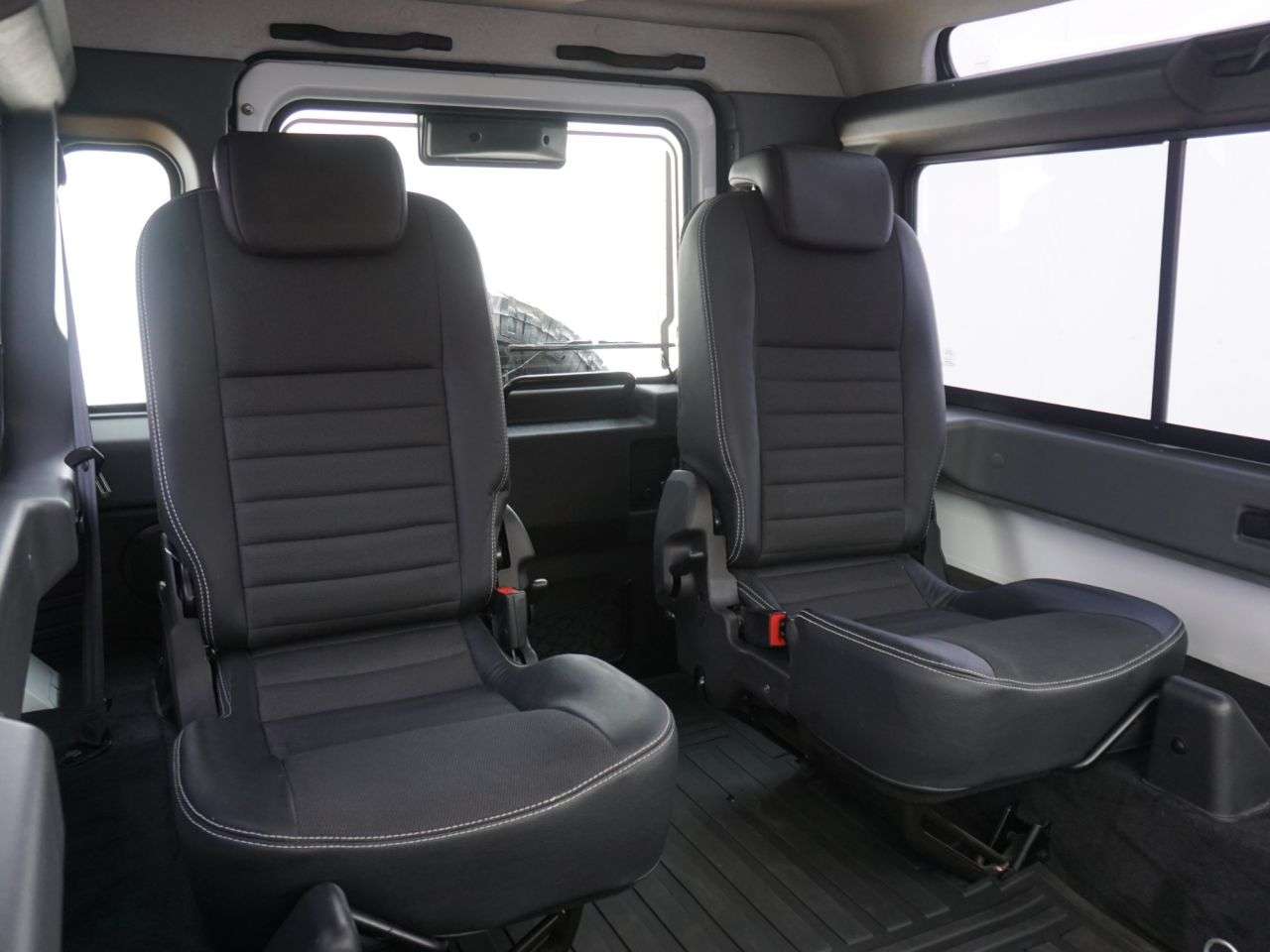 2011 LAND ROVER DEFENDER 2011 LAND ROVER DEFENDER