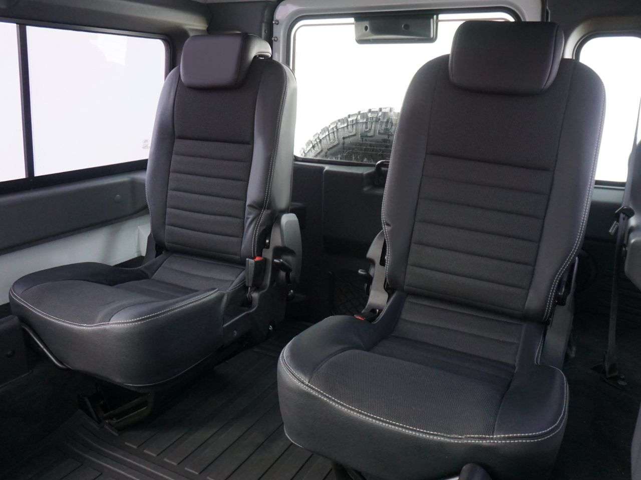 2011 LAND ROVER DEFENDER 2011 LAND ROVER DEFENDER