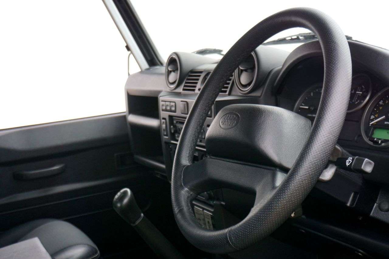 2011 LAND ROVER DEFENDER 2011 LAND ROVER DEFENDER