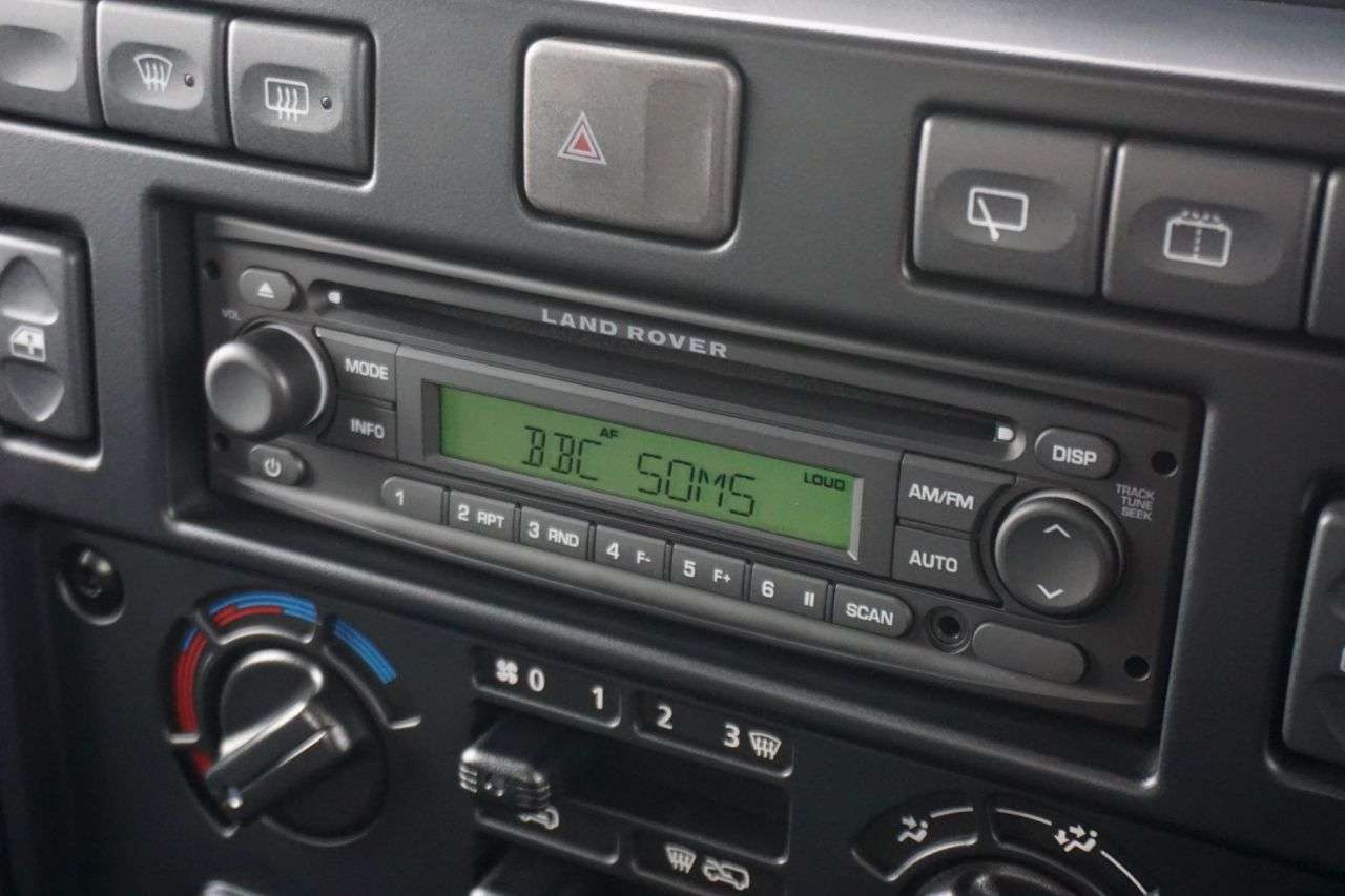 2011 LAND ROVER DEFENDER 2011 LAND ROVER DEFENDER