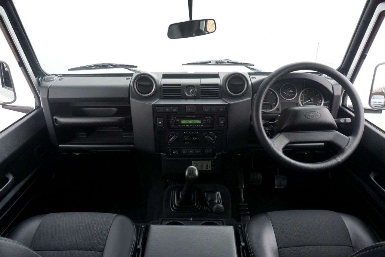 2011 LAND ROVER DEFENDER 2011 LAND ROVER DEFENDER