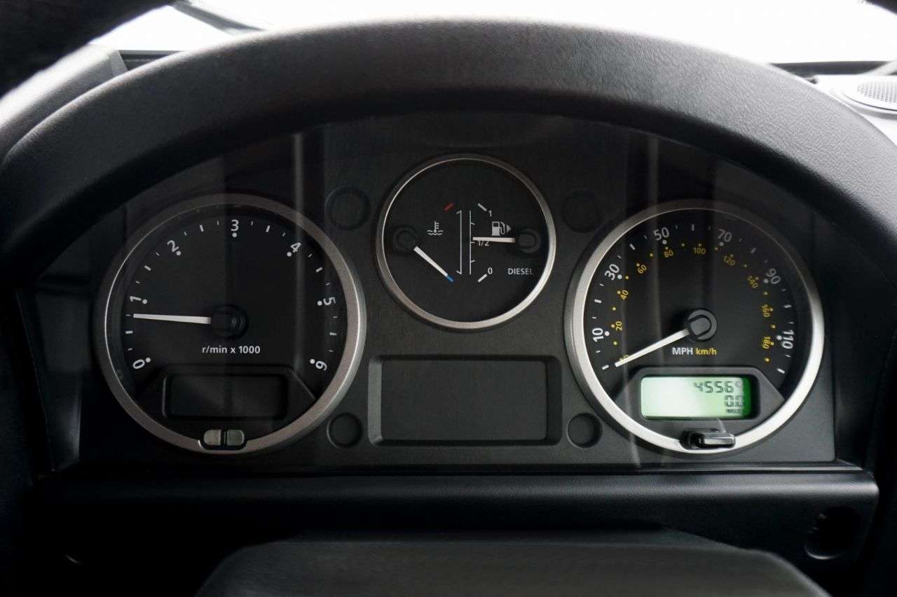 2011 LAND ROVER DEFENDER 2011 LAND ROVER DEFENDER