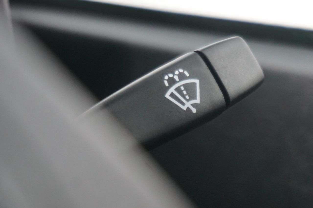 2011 LAND ROVER DEFENDER 2011 LAND ROVER DEFENDER