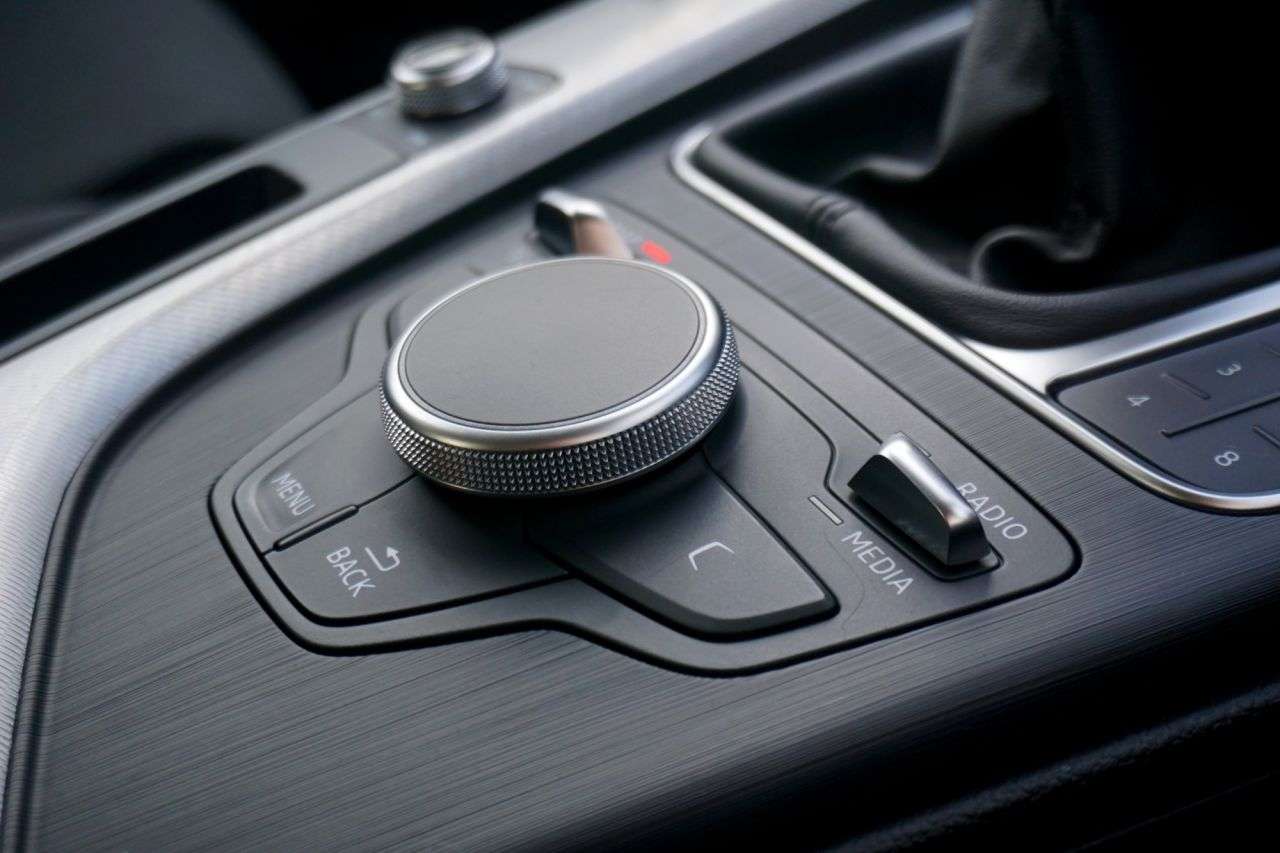 2016 AUDI A4 2016 AUDI A4