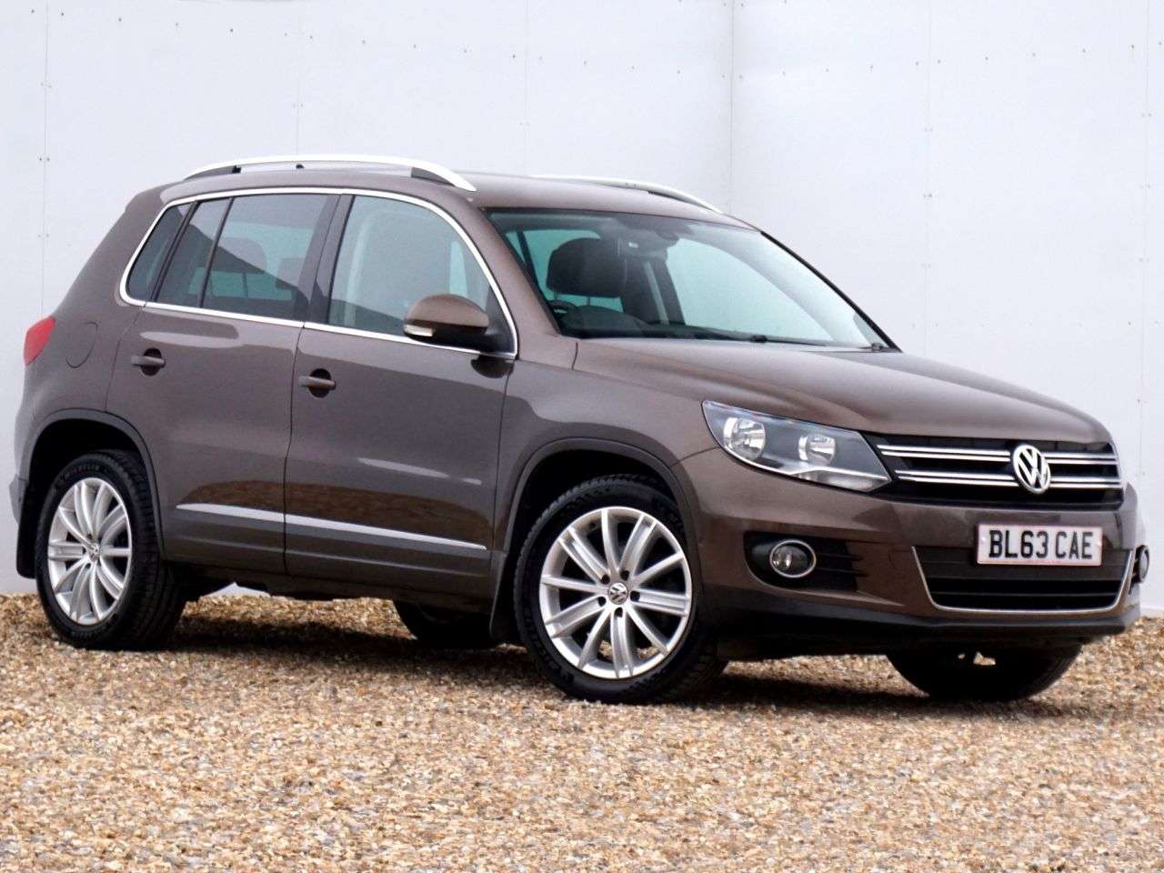 A 2014 VOLKSWAGEN TIGUAN 2.0 TDI BlueMotion Tech Match SUV Diesel DSG 4WD (s/s) 5dr - Just 52,465 Mi A 2014 VOLKSWAGEN TIGUAN 2.0 TDI BlueMotion Tech Match SUV Diesel DSG 4WD (s/s) 5dr - Just 52,465 Mi